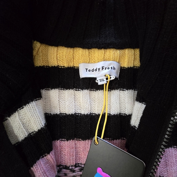 New, never worn, Teddy Fresh knit sweater, women's 3XL, with tags, zip - Picture 2 of 3
